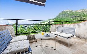 Awesome Apartment In Saint-Jeannet With Kitchen